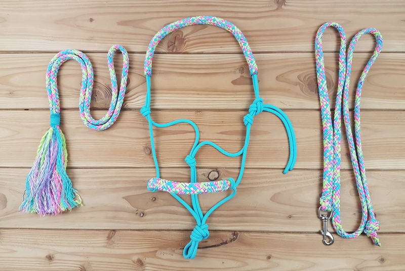 SET - Touwhalster, & neckrope Charms